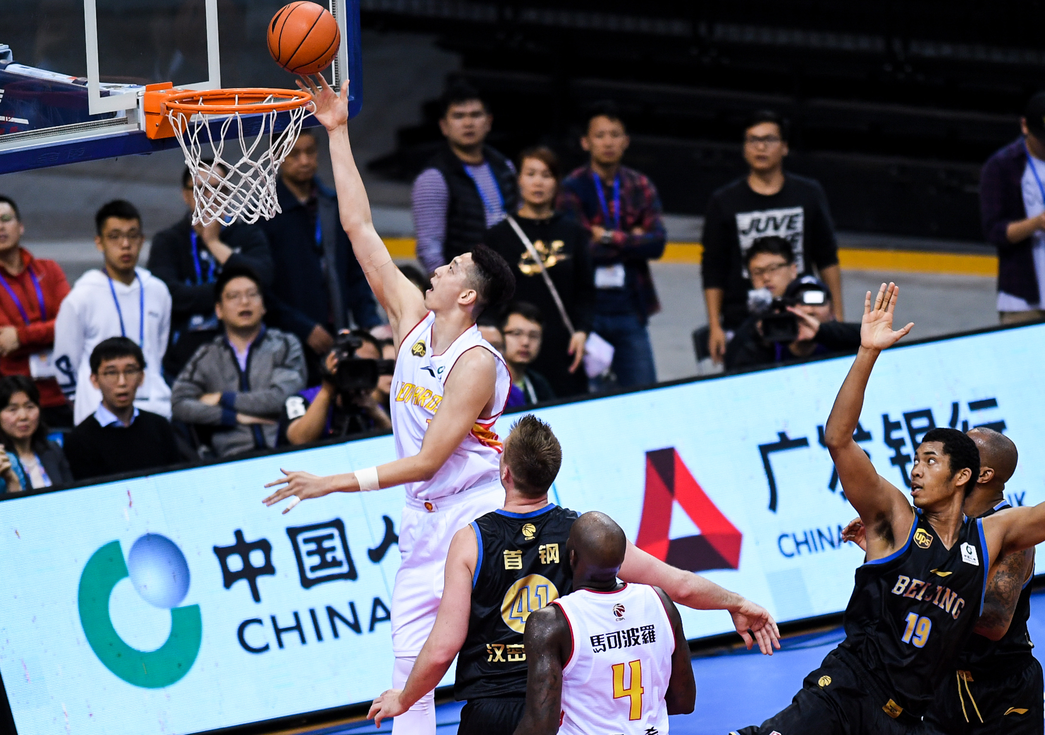 的双层威胁 的双层威胁